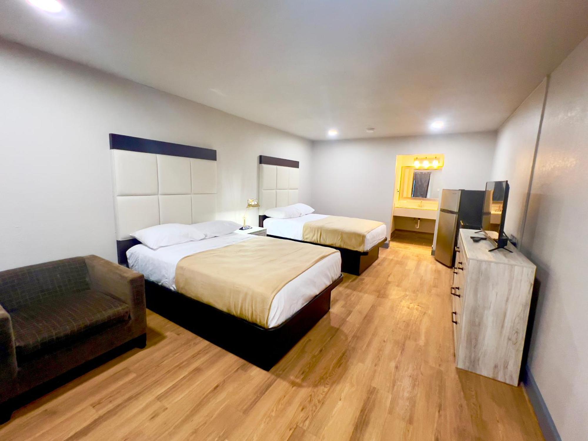 Economy Inn And Suites Tulsa Exteriér fotografie